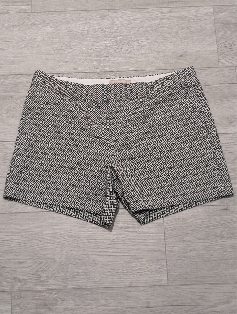 Banana Republic Black and White Hampton Geometric Pattern Shorts